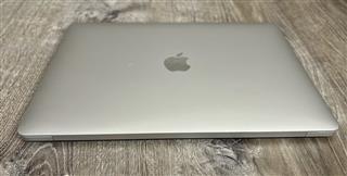 Apple MacBook Air 13in (256GB SSD, M1, 8GB) Laptop 2020